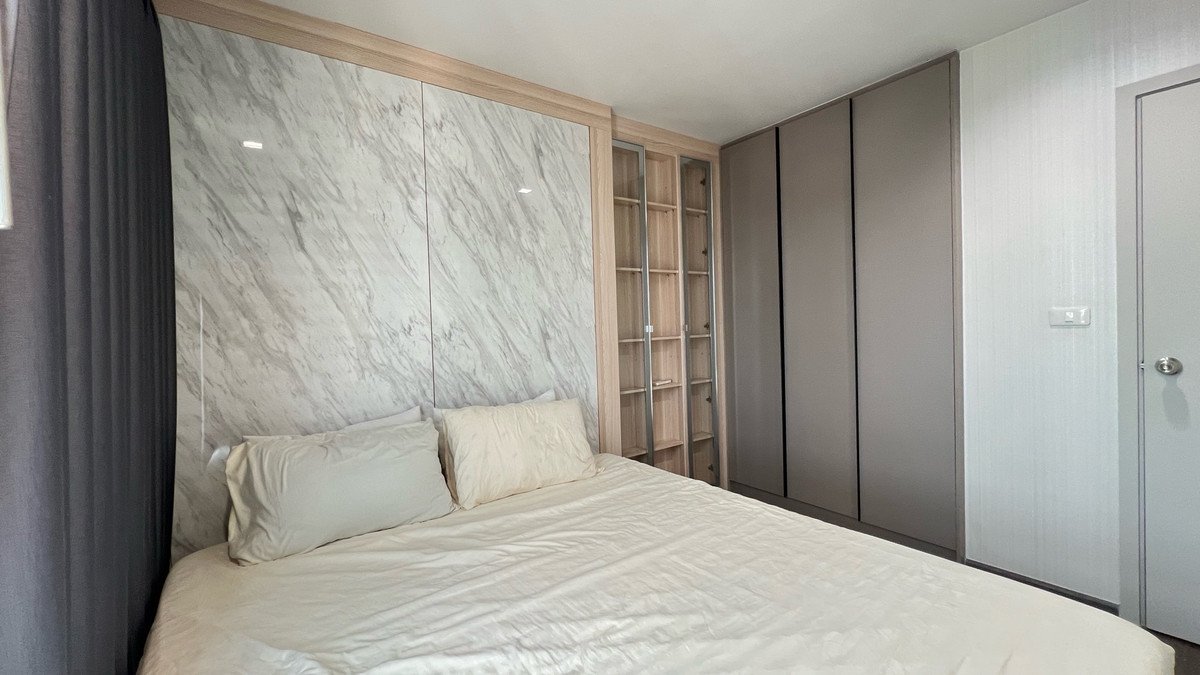 For RentCondoOnnut, Udomsuk : For rent, next to the BTS, 1 Bedroom, beautiful built-in room, high floor, Ideo S 93 Tel 095 878 5645