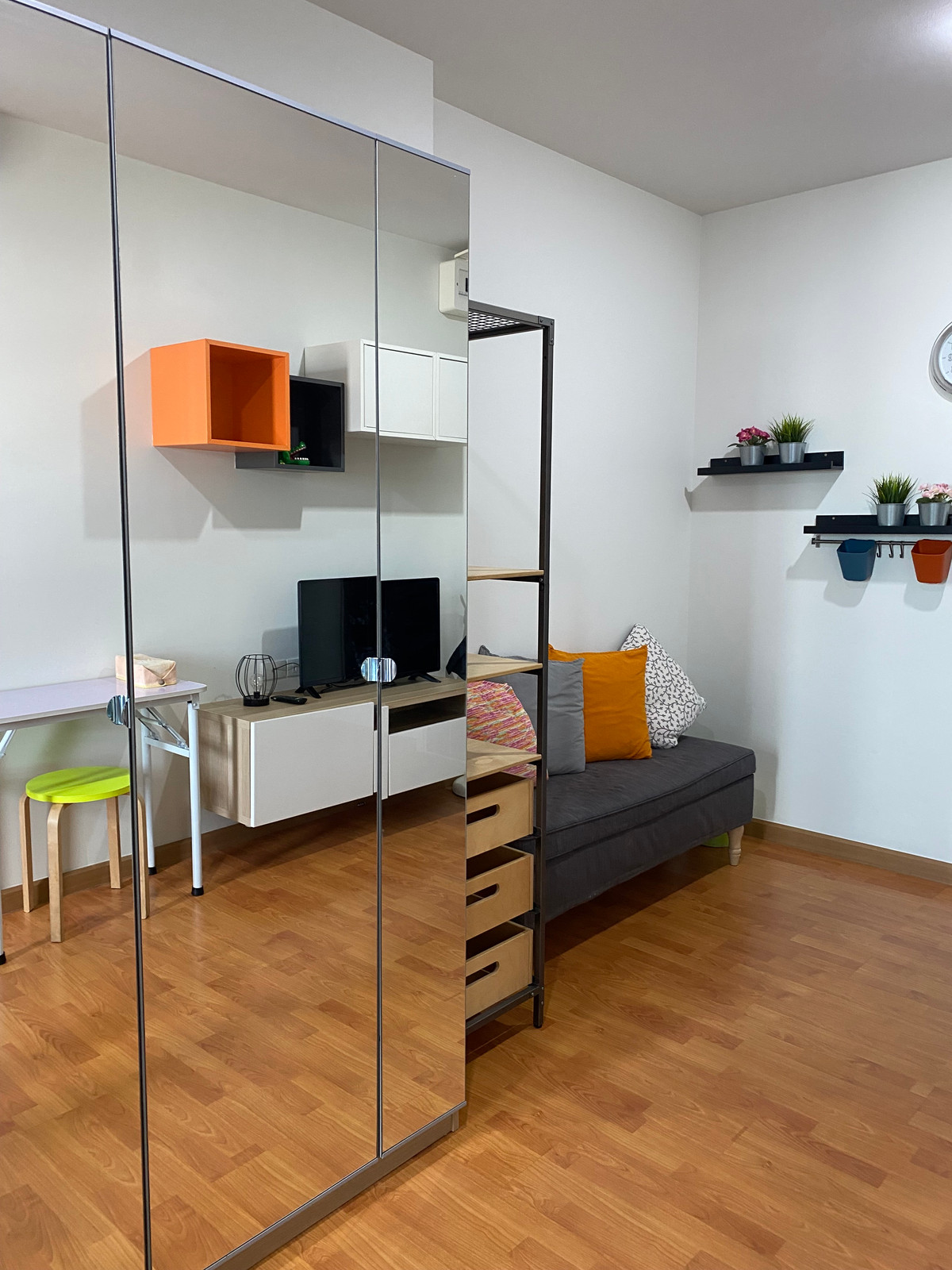 ให้เช่าคอนโดท่าพระ ตลาดพลู วุฒากาศ : ให้เช่าด่วน! คอนโดวิวสวย 1 ห้องนอน ใกล้ BTS และ MRT บางหว้า