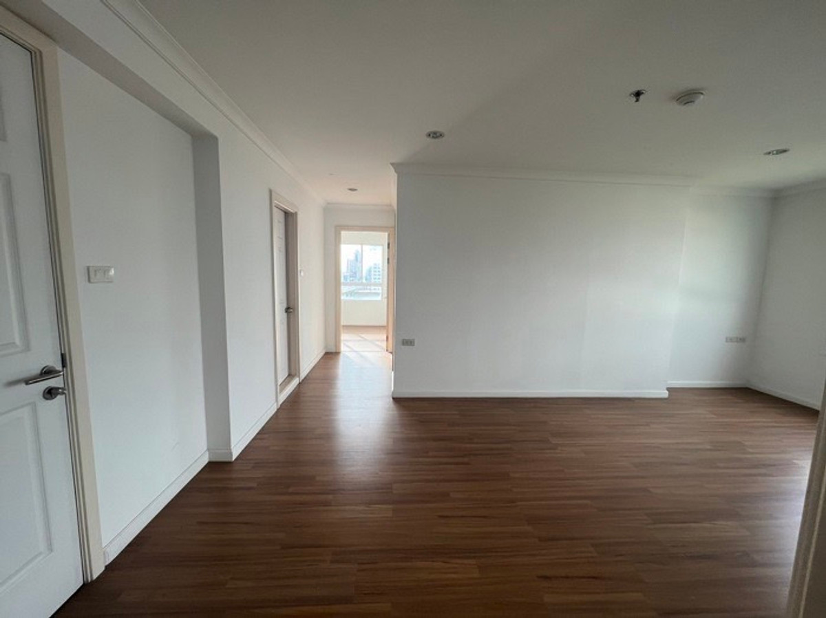 ขายคอนโดปิ่นเกล้า จรัญสนิทวงศ์ : 💖💖ขายถูก Lumpini Suite Pinklao (2 Bed 63.85 ตร.ม/4.55 ล้าน) ชั้น 12 ห้องเปล่า ใกล้ห้าง,ถนนใหญ่/สนใจสอบถามได้นะคะ Line ID = atfirm2010💖💖