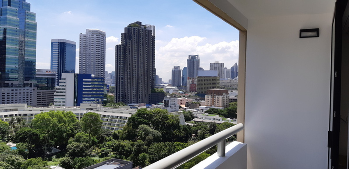 ขายคอนโดวิทยุ ชิดลม หลังสวน : Somkid Gardens Condo , Contact 062-496-6454