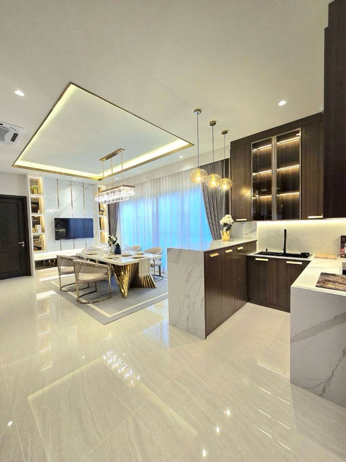 บ้านลาดกระบัง สุวรรณภูมิ : 🏰 เช่าหรือขาย คฤหาสน์หลังใหญ่ บ้านเดี่ยวสุดหรู ป้ายแดง📍 เพอร์เฟค มาสเตอร์พีช 4 สุขุมวิท 77