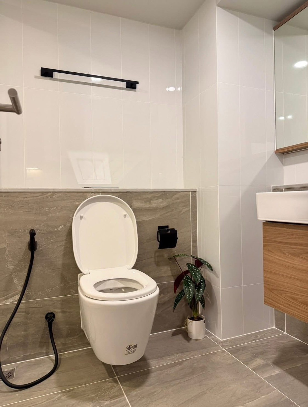 For RentCondoSukhumvit, Asoke, Thonglor : Culture Thonglor Condo, convenient travel, close to BTS, has a shuttle, beautiful room, fully furnished, ready to move in!