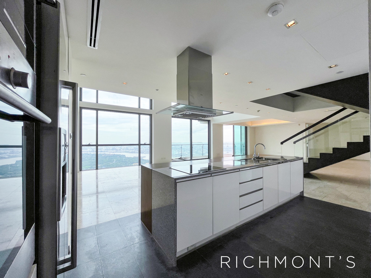 ขายคอนโดพระราม 3 สาธุประดิษฐ์ : 4 ห้องนอน Triplex ที่ The Pano Rama 3, Contact 062-496-6454