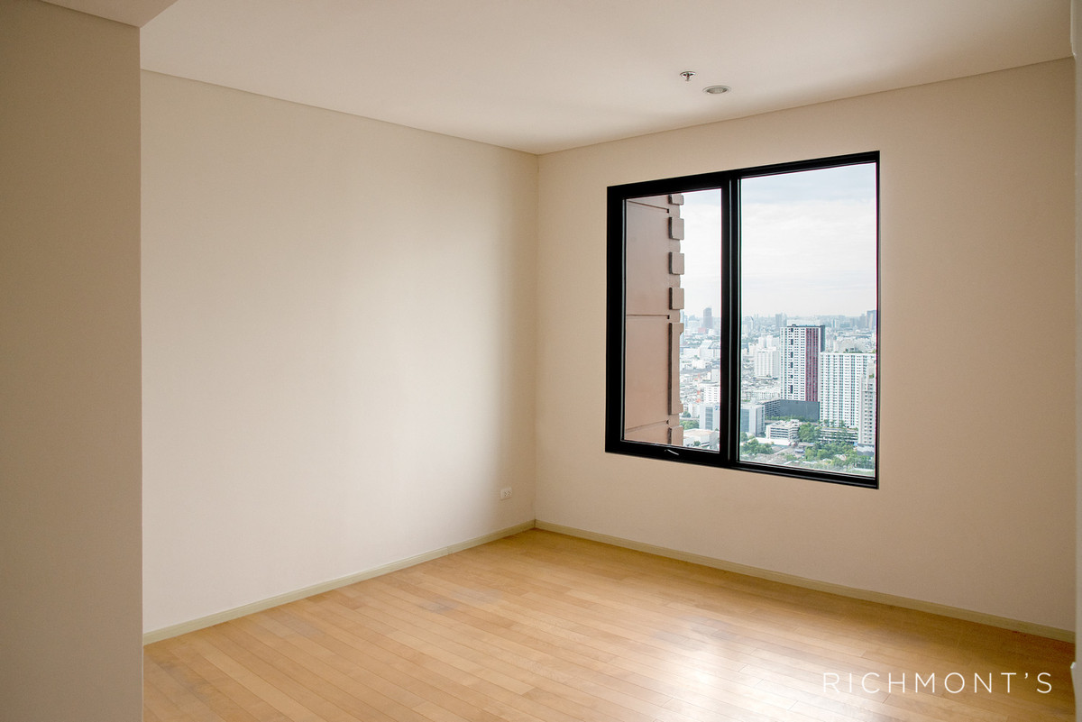 ขายคอนโดพระราม 9 เพชรบุรีตัดใหม่ RCA : คอนโด 4 ห้องนอนวิวสวย ที่ VILLA ASOKE , Contact 062-496-6454