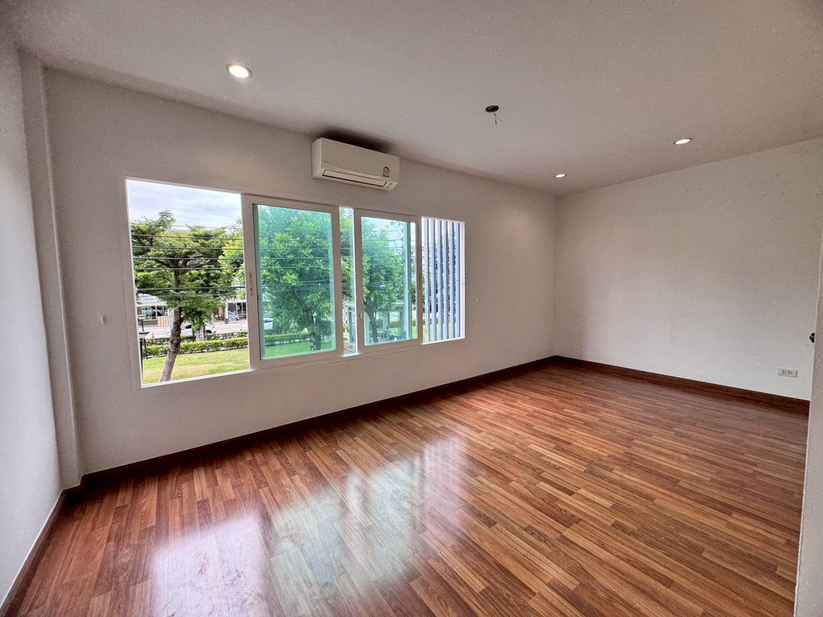 For SaleTownhomePattanakan, Srinakarin : Townhome for sale, The Exclusive Village, Pattanakarn 44 (The Exclusive-Pattanakarn44) near APL Hua Mak (N.1915)