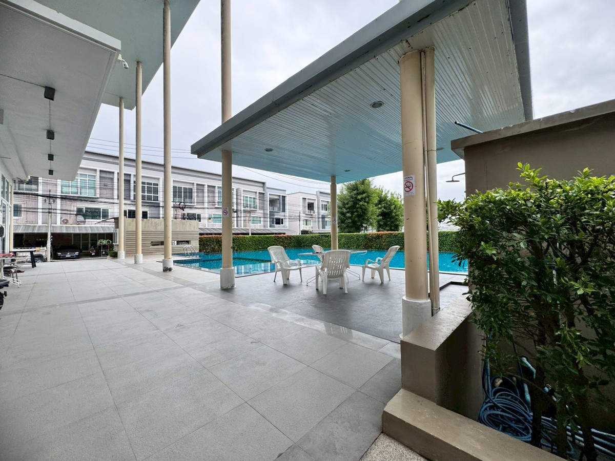 For SaleTownhomePattanakan, Srinakarin : Townhome for sale, The Exclusive Village, Pattanakarn 44 (The Exclusive-Pattanakarn44) near APL Hua Mak (N.1915)