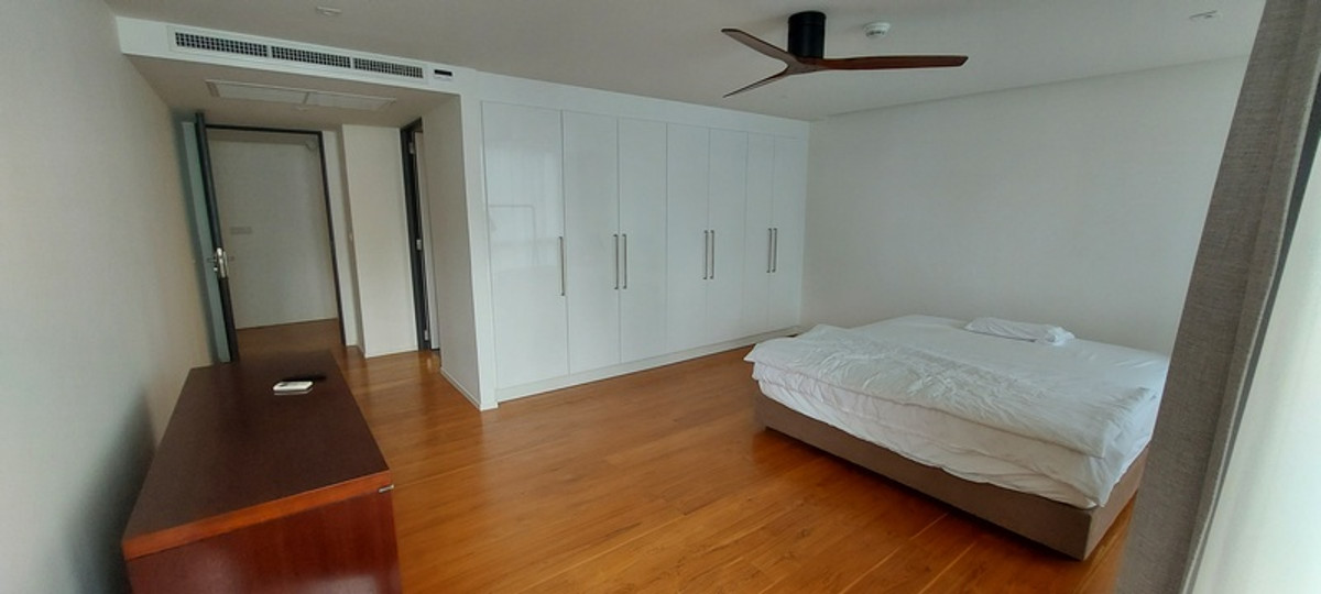 ขายคอนโดวิทยุ ชิดลม หลังสวน : Somkid Gardens Condo , Contact 062-496-6454