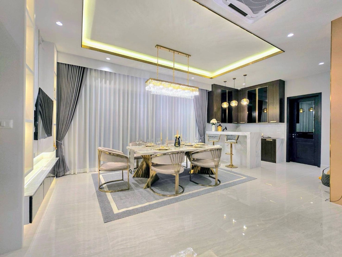 บ้านลาดกระบัง สุวรรณภูมิ : 🏰 เช่าหรือขาย คฤหาสน์หลังใหญ่ บ้านเดี่ยวสุดหรู ป้ายแดง📍 เพอร์เฟค มาสเตอร์พีช 4 สุขุมวิท 77