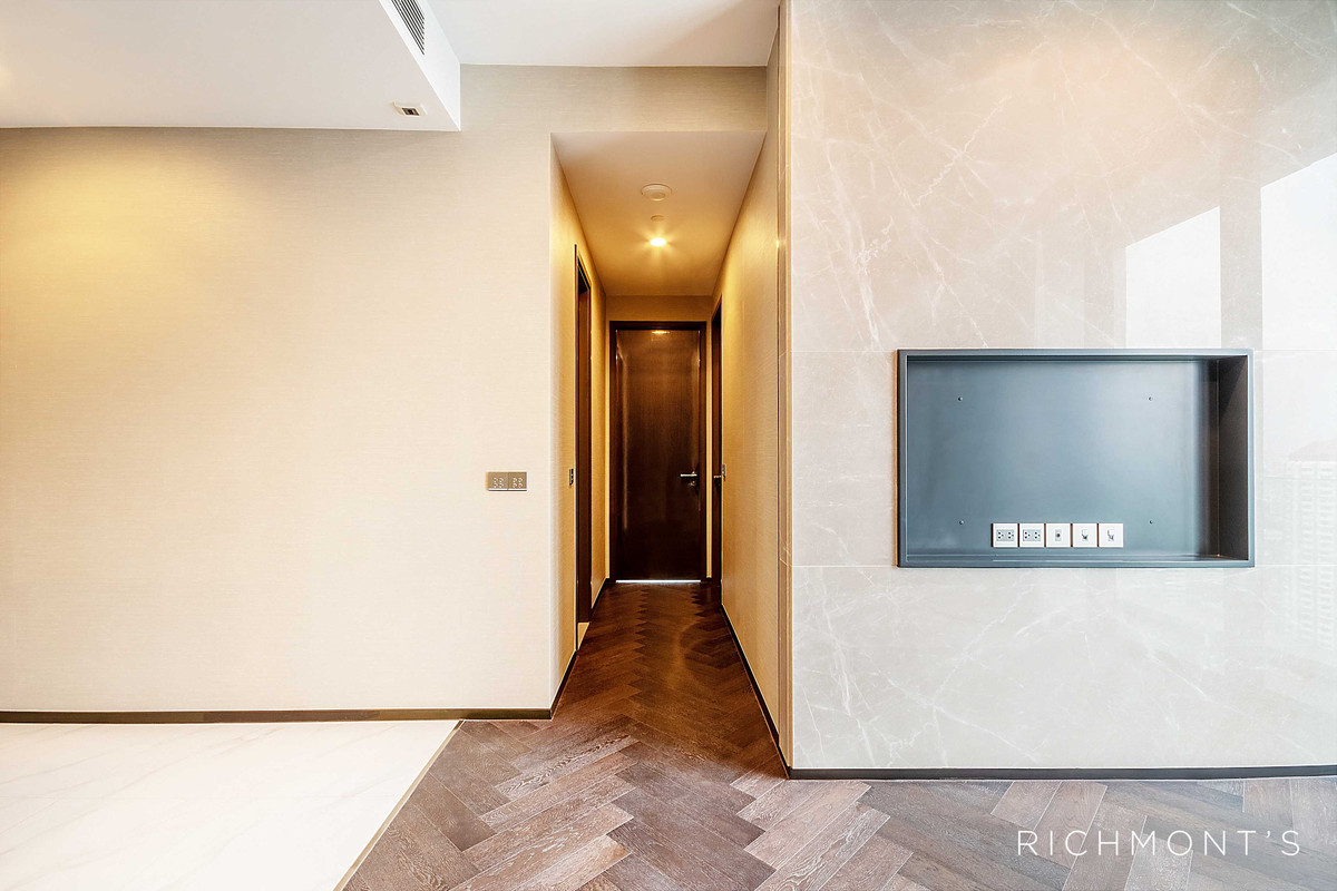 ขายคอนโดสุขุมวิท อโศก ทองหล่อ : คอนโด 2 ห้องนอน ที่ ดิ เอส สุขุมวิท 36, Contact 062-496-6454