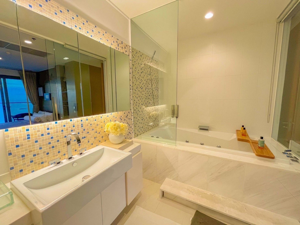 ขายคอนโดพัทยา บางแสน ชลบุรี สัตหีบ : คอนโด Duplex สุดหรูวิวทะเล 3 ห้องนอน ที่ Northpoint Pattaya, Contact 062-496-6454