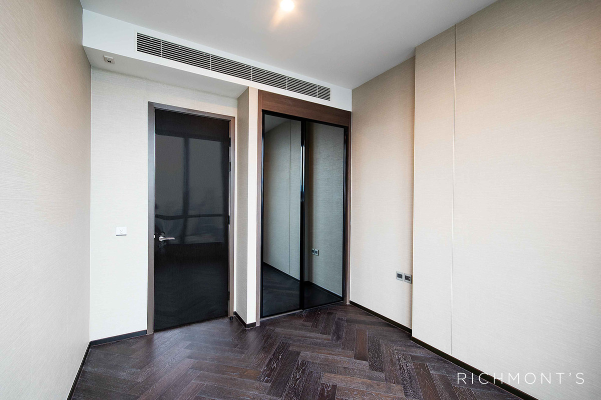 ขายคอนโดสุขุมวิท อโศก ทองหล่อ : คอนโด 2 ห้องนอน ที่ ดิ เอส สุขุมวิท 36, Contact 062-496-6454