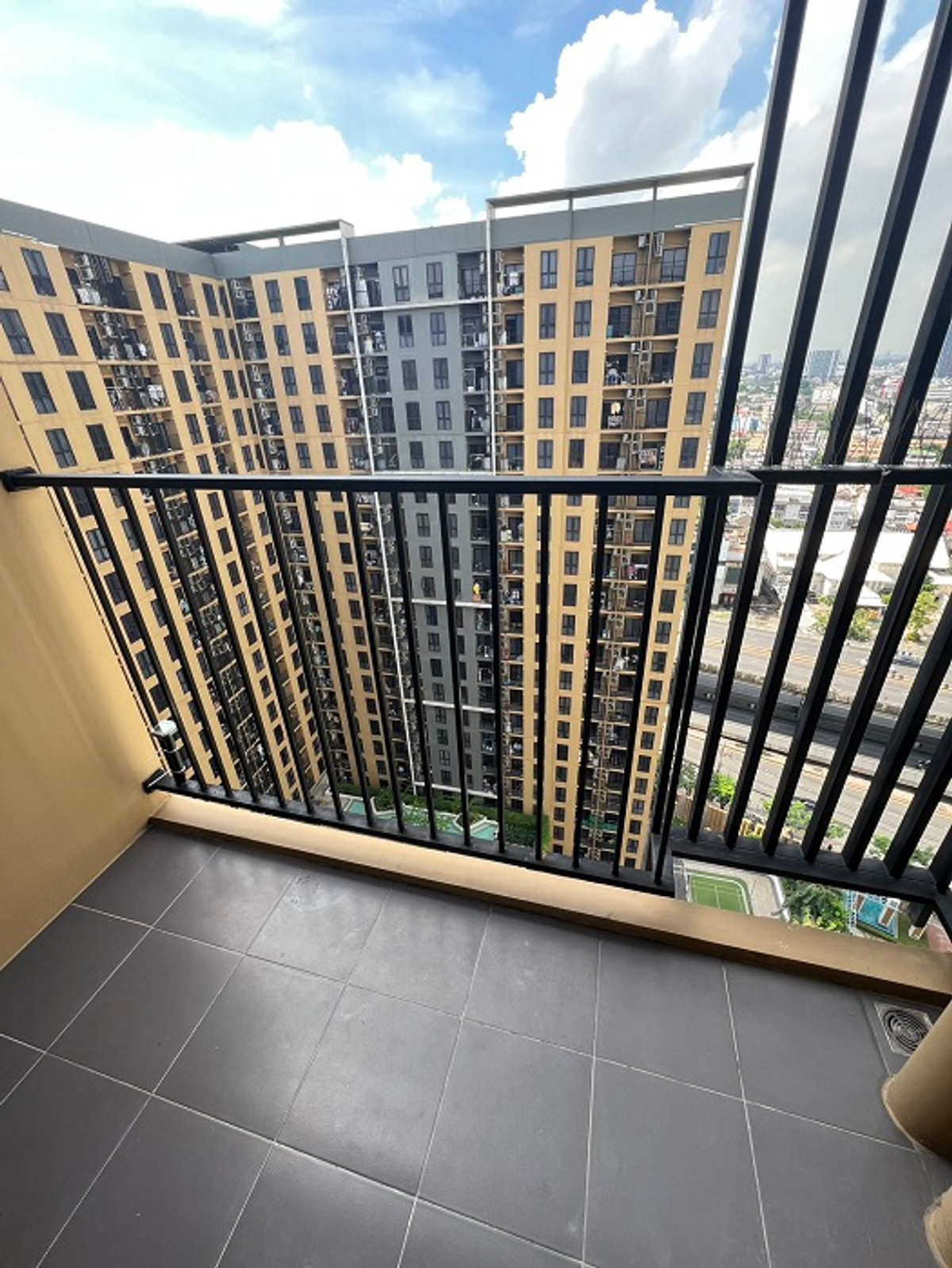 ขายคอนโดปิ่นเกล้า จรัญสนิทวงศ์ : 💖💖ขายห้องสวย  ราคาถูก! คอนโด Plum Condo Pinklao Station แต่งครบ ทำเลดี ใกล้รถไฟฟ้า MRT / 2 ห้องนอน ขนาด 50.62 ตรม ราคาเพียง 4.45 ล้านบาท!! / สนใจสอบถามได้นะคะ Line ID : atfirm2010 💖💖