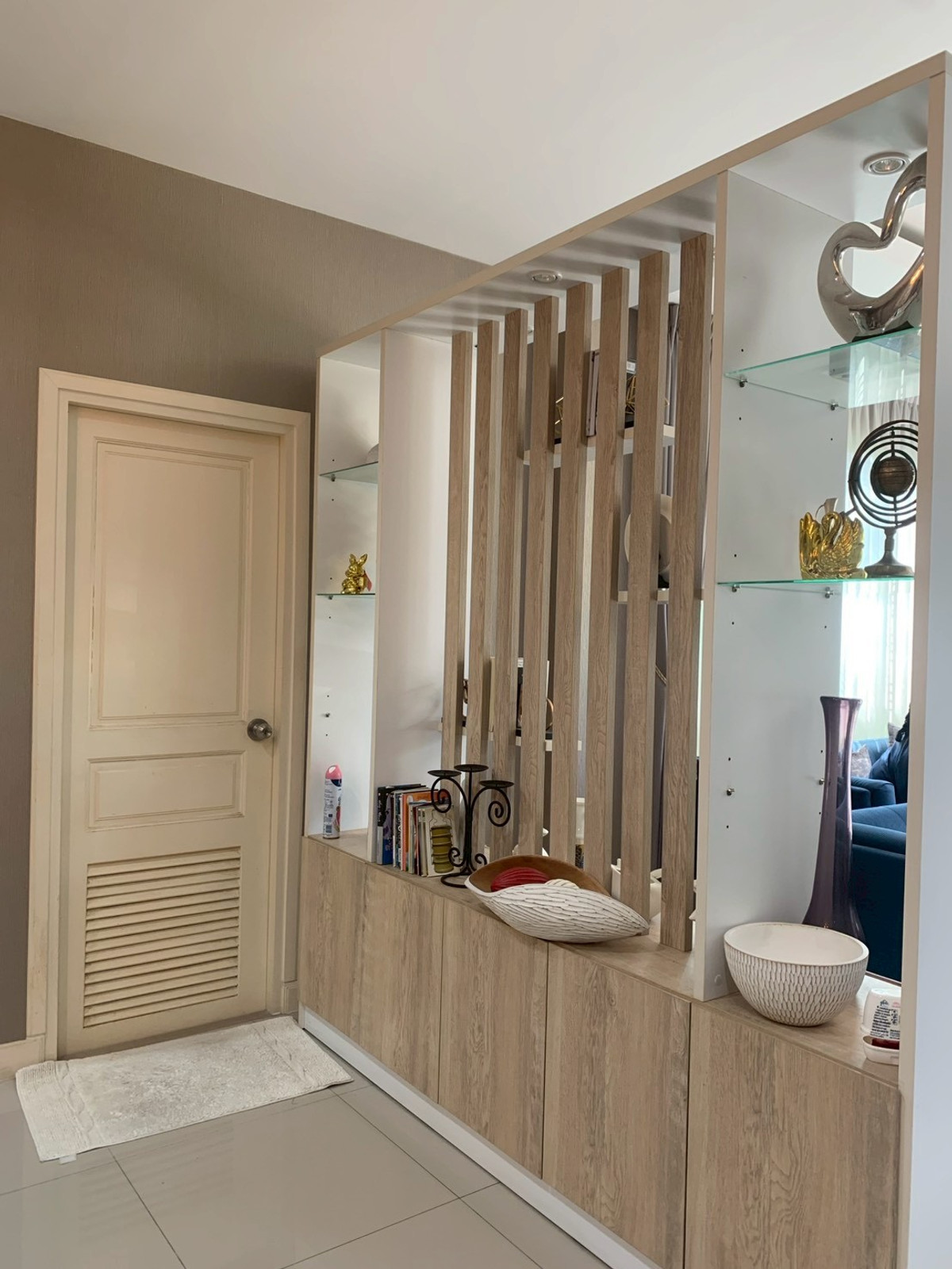 ขายบ้านปทุมธานี รังสิต ธรรมศาสตร์ : 92464 - ขายรีสอร์ทลดาวรรณ์ คอดเทจ ตกแต่งสไตส์ยุโรป คลองสาม ลำลูกกา มีบ้าน4 หลัง 5 ห้องนอน 5 ห้องน้ำ เนื้อที่ 333 ตรว สมราคา