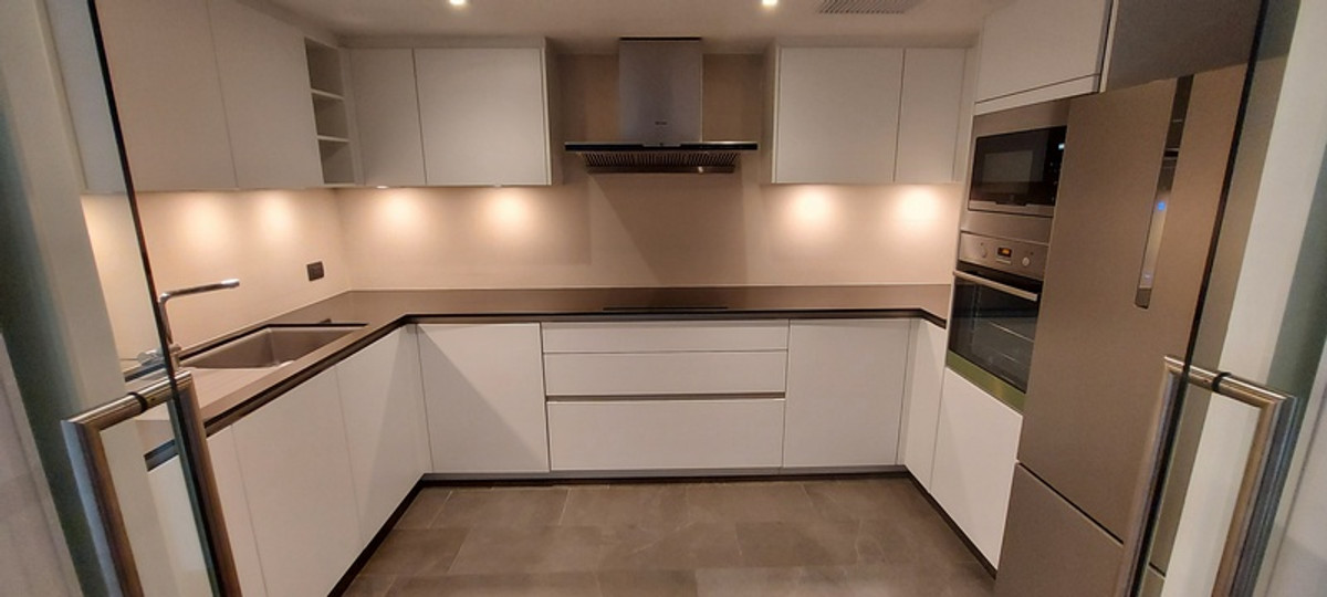 ขายคอนโดวิทยุ ชิดลม หลังสวน : Somkid Gardens Condo , Contact 062-496-6454