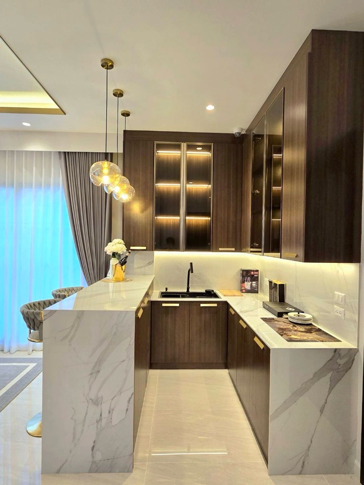 บ้านลาดกระบัง สุวรรณภูมิ : 🏰 เช่าหรือขาย คฤหาสน์หลังใหญ่ บ้านเดี่ยวสุดหรู ป้ายแดง📍 เพอร์เฟค มาสเตอร์พีช 4 สุขุมวิท 77