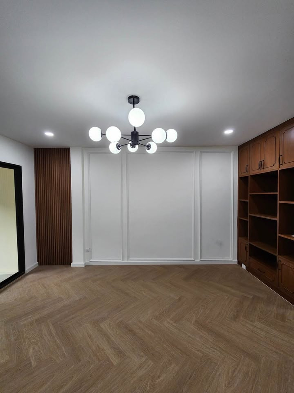 For SaleTownhomeRamkhamhaeng, Hua Mak : K-6709 Urgent sale! Newly renovated townhome, Preecha Village 8, newly decorated in Modern & Cozy style, ready to move in.