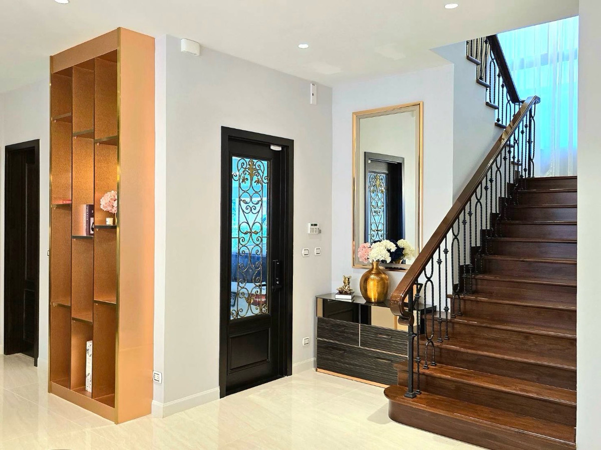 บ้านลาดกระบัง สุวรรณภูมิ : 🏰 เช่าหรือขาย คฤหาสน์หลังใหญ่ บ้านเดี่ยวสุดหรู ป้ายแดง📍 เพอร์เฟค มาสเตอร์พีช 4 สุขุมวิท 77