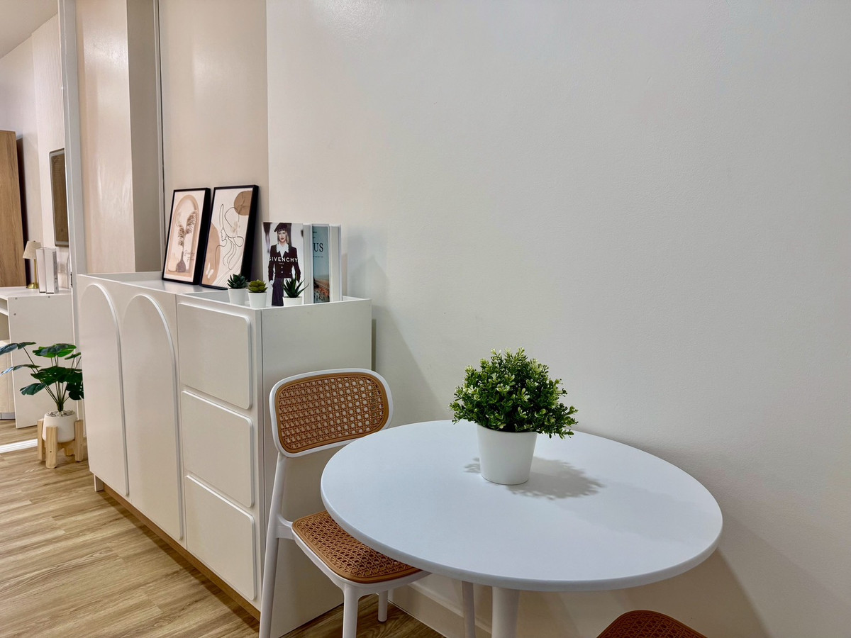 ขายคอนโดบางนา แบริ่ง ลาซาล : ขาย !  บี คอนโด ( B Condo)  บางนา-ตราด39  ห้องรีโนเวทใหม่ทั้งห้อง หิ้วกระเป๋าเข้าอยู่ได้เลย