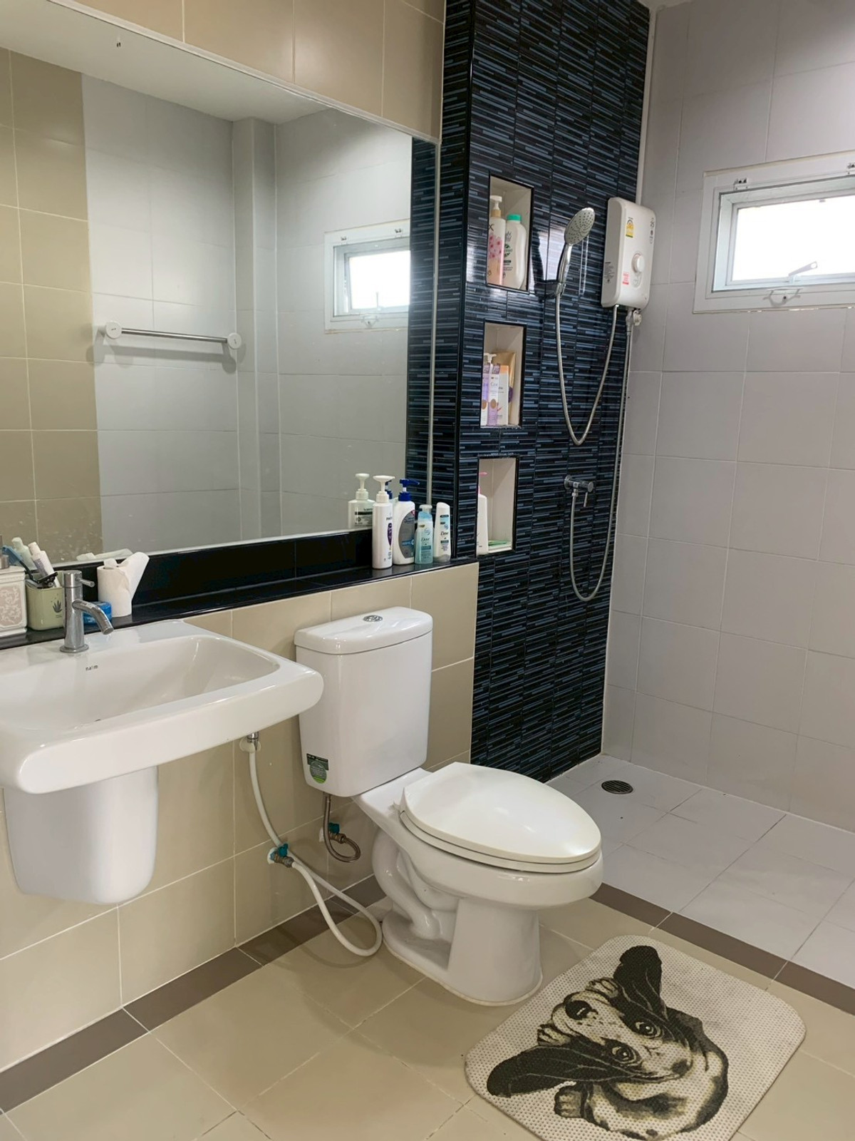 บ้านปทุมธานี รังสิต ธรรมศาสตร์ : 95302 - ขายบ้านหลังมุม หมู่บ้านพัฒนาศิริ 56 ตร วา คลอง2 ลำลูกกา ติดถนนใหญ่ ใหม่และสวยจริงจัง แต่งสไตส์โรงแรม เฟอร์นิเจอร์ครบแถมชุดแต่งเป็นล้าน