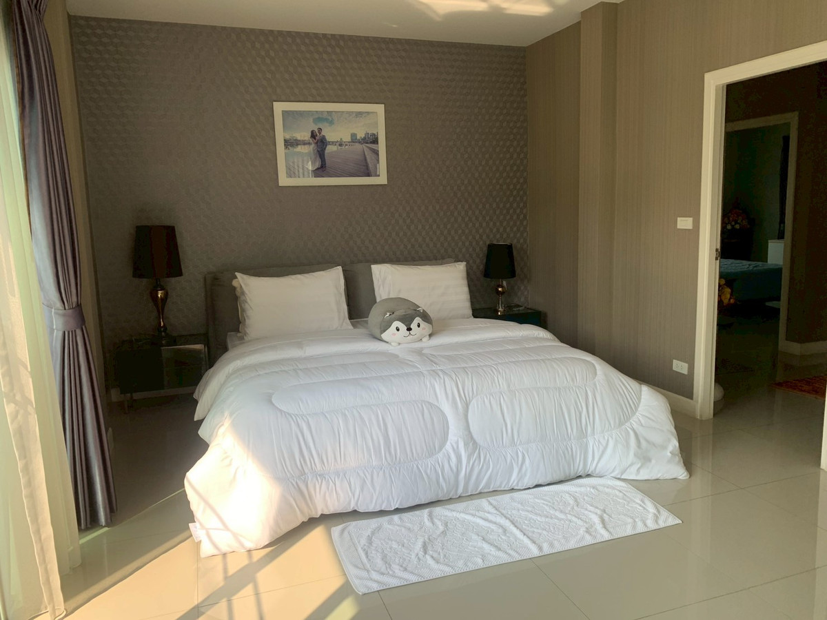 บ้านปทุมธานี รังสิต ธรรมศาสตร์ : 95302 - ขายบ้านหลังมุม หมู่บ้านพัฒนาศิริ 56 ตร วา คลอง2 ลำลูกกา ติดถนนใหญ่ ใหม่และสวยจริงจัง แต่งสไตส์โรงแรม เฟอร์นิเจอร์ครบแถมชุดแต่งเป็นล้าน