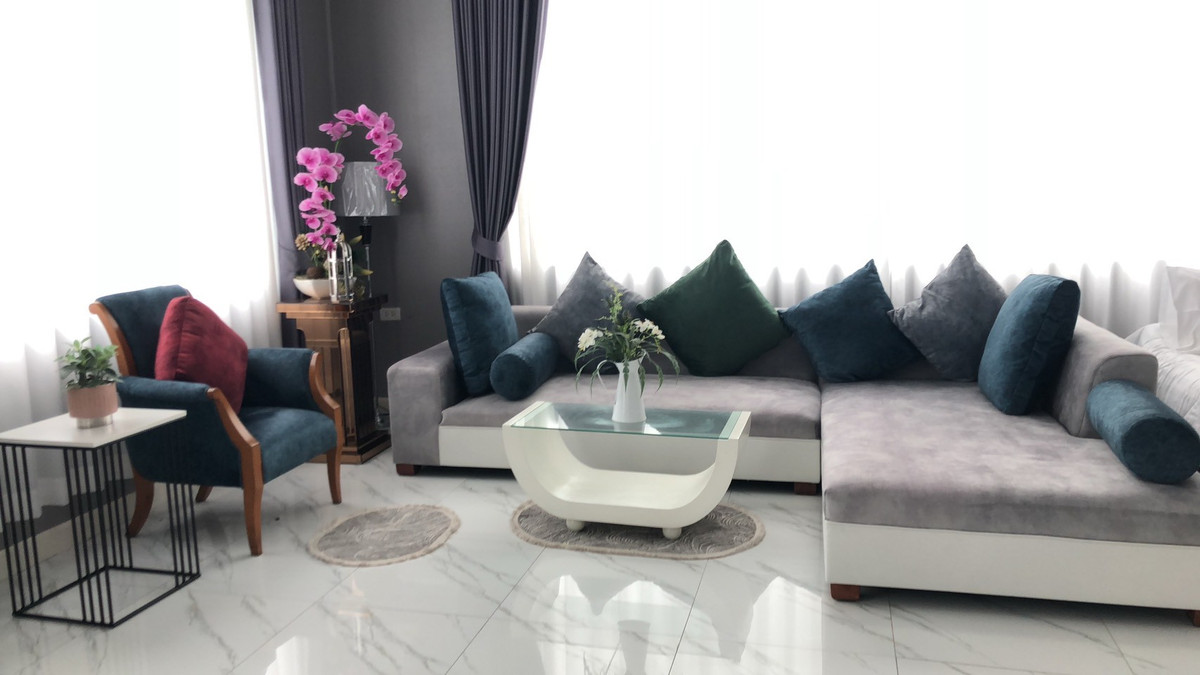 ขายบ้านปทุมธานี รังสิต ธรรมศาสตร์ : 92464 - ขายรีสอร์ทลดาวรรณ์ คอดเทจ ตกแต่งสไตส์ยุโรป คลองสาม ลำลูกกา มีบ้าน4 หลัง 5 ห้องนอน 5 ห้องน้ำ เนื้อที่ 333 ตรว สมราคา