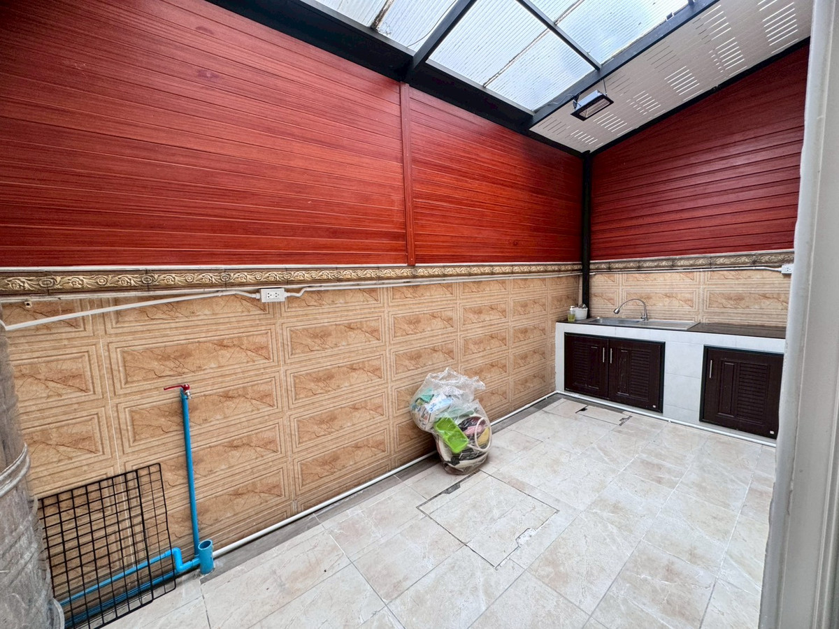 For SaleTownhomePattanakan, Srinakarin : Townhome for sale, The Exclusive Village, Pattanakarn 44 (The Exclusive-Pattanakarn44) near APL Hua Mak (N.1915)