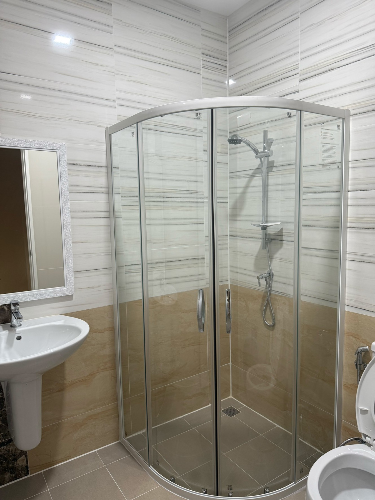 For RentTownhomePathum Thani,Rangsit, Thammasat : Golden Town Future Park Rangsit, beautiful new house, very good location, 5 minutes to Future Park. Vacant and ready to rent!