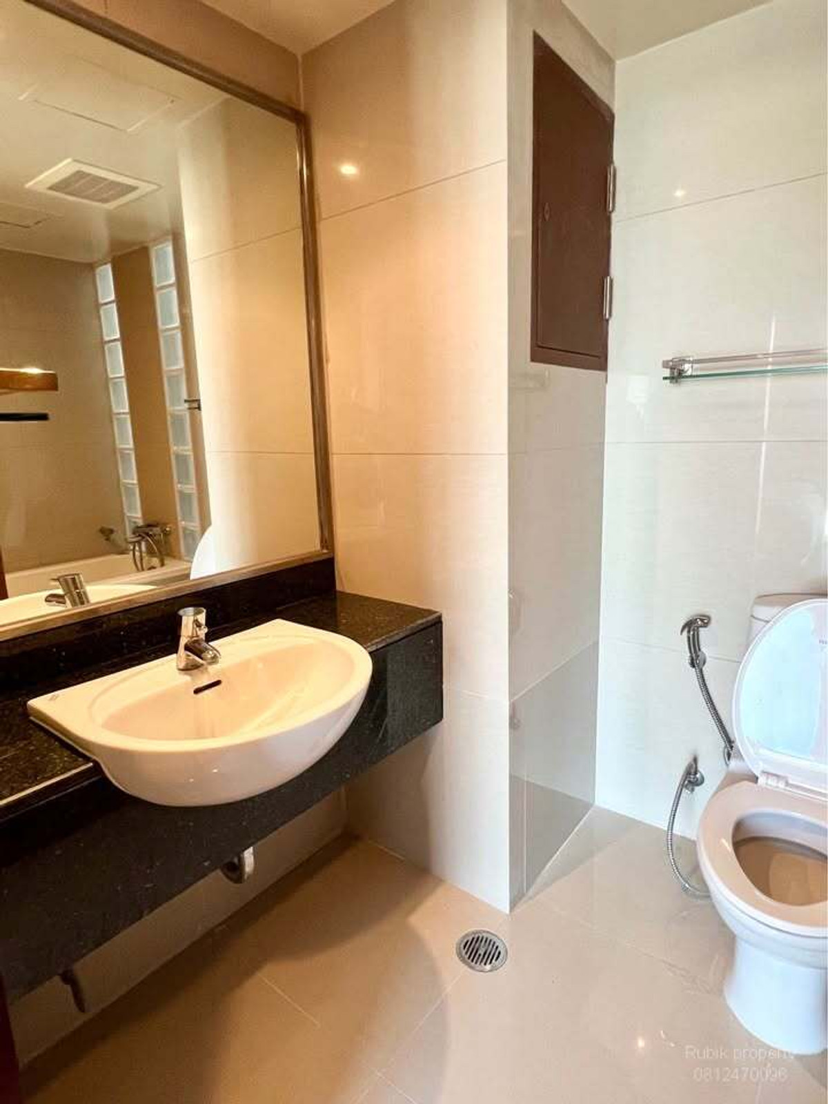 For RentCondoRatchadapisek, Huaikwang, Suttisan : 🔥THE KRIS RATCHADAPISAK | 2 bedrooms, 2 bathrooms, near MRT Sutthisan, can actually walk! 🔥 RB1598