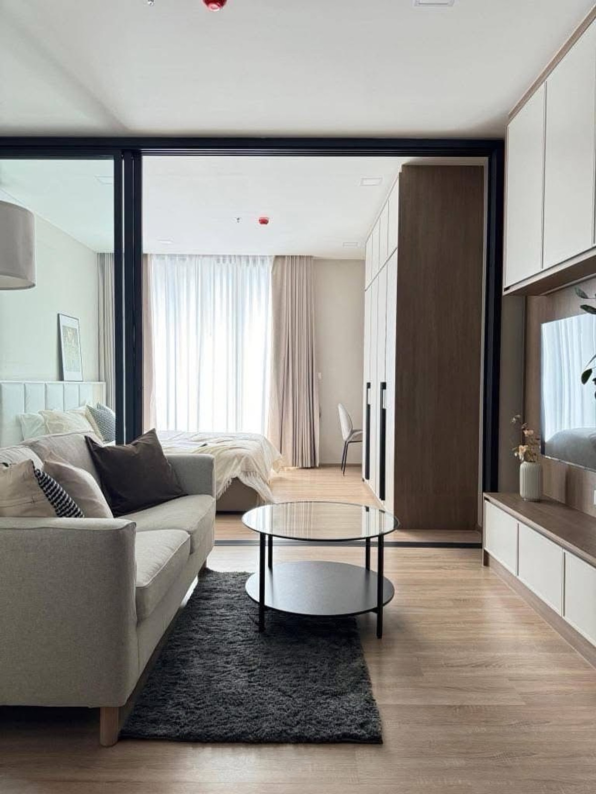 For RentCondoRatchathewi,Phayathai : For rent XT PHAYATHAI, 12th floor, Building A, size 42 sq m, price 25,000 baht 🔥 near BTS Phaya Thai 🚝 ready to move in, negotiable!!