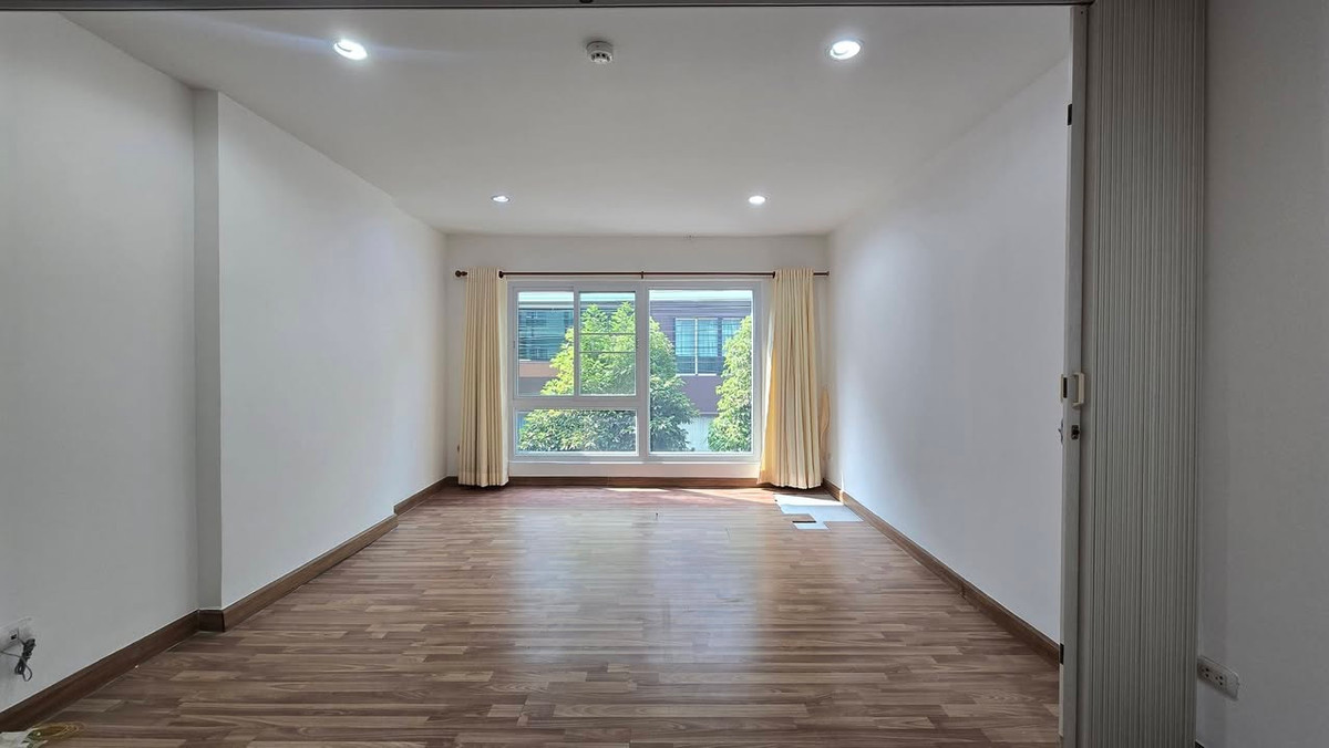 For SaleCondoOnnut, Udomsuk : Condo for sale Regent Home 9 Sukhumvit 64 Regent Home 9 Sukhumvit 64 usable area 63 square meters • 2nd floor • 2 bedrooms | 1 bathroom