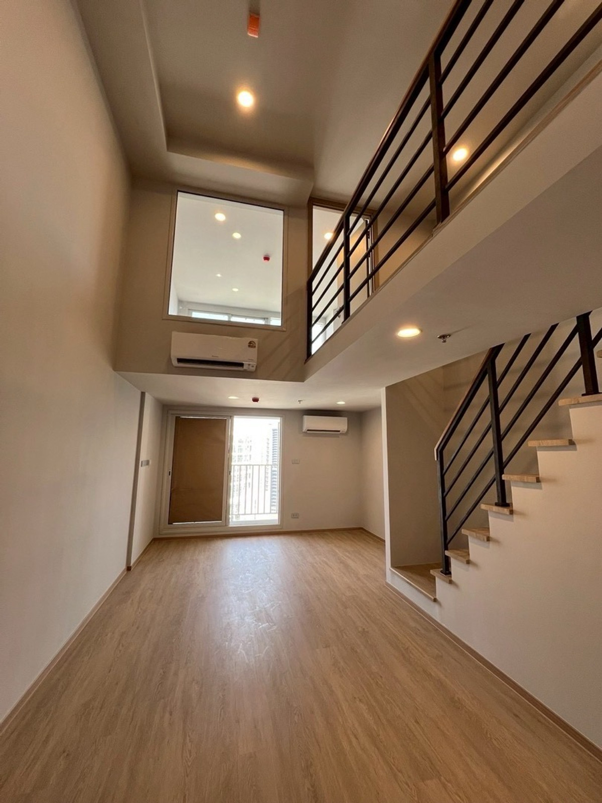 For SaleCondoSiam Paragon ,Chulalongkorn,Samyan : Freehold Duplex Condo Investment with Lumphini Park and R.B.S.C. Views in Prime CBD