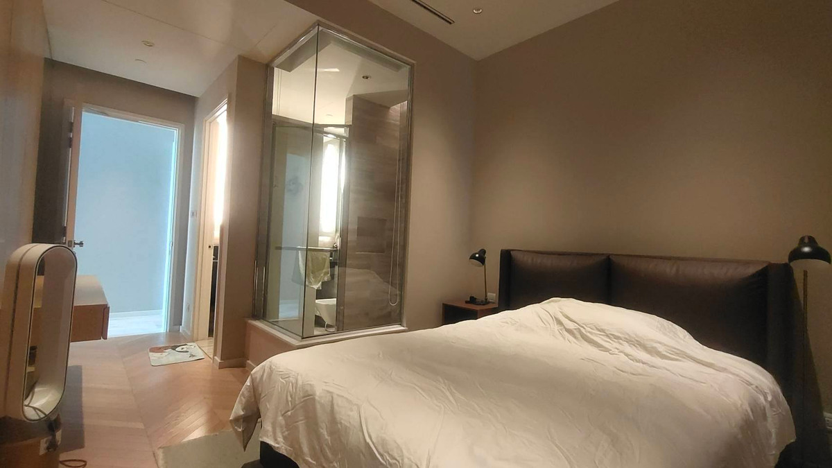 ให้เช่าคอนโดสาทร นราธิวาส : FOUR SEASONS PRIVATE RESIDENCES 4 ห้องนอน 4 ห้องน้ำ มีอ่างอาบน้ำ , วิวแม่น้ำ คอนโดริมแม่น้ำเจ้าพระยา  