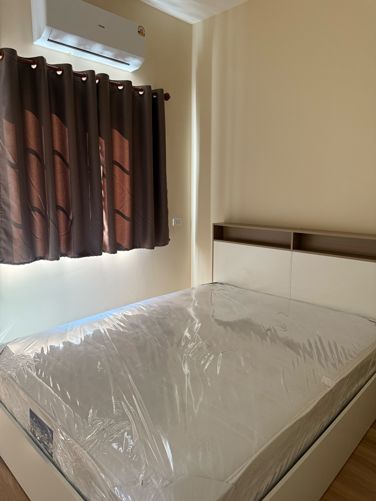 For RentTownhomePathum Thani,Rangsit, Thammasat : Golden Town Future Park Rangsit, beautiful new house, very good location, 5 minutes to Future Park. Vacant and ready to rent!