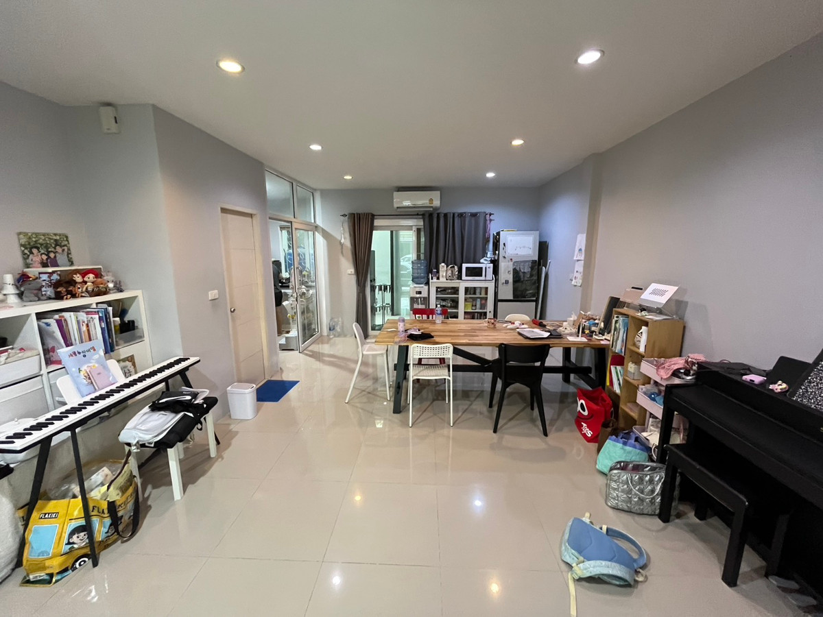 For SaleTownhomePattanakan, Srinakarin : HOT DEAL Townhome for sale with tenants | The Exclusive Pattanakarn 44 | Invest and receive immediate income 🏷️ Peeraphong FIFA | 087-808-3690