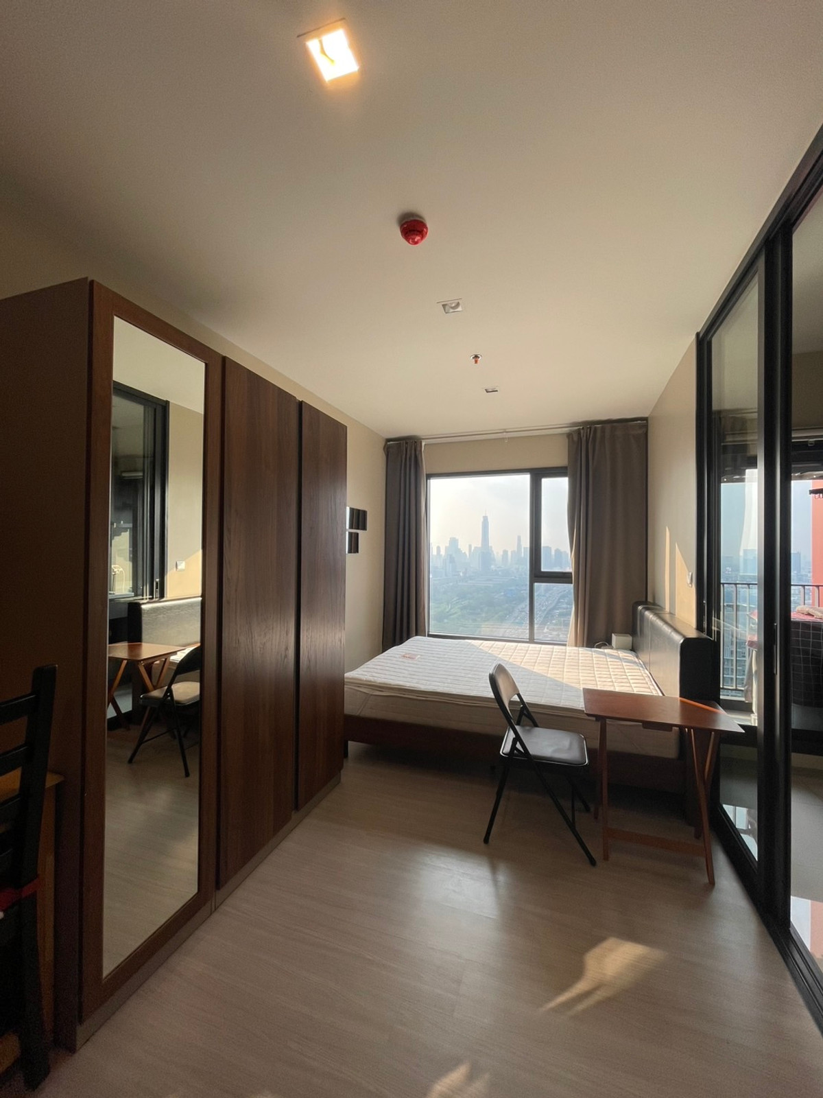 For RentCondoRama9, Petchburi, RCA : For Rent: Life Asoke Hype, 18,000 THB [MPr251232]