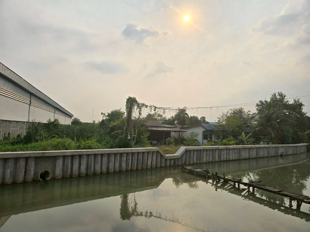 For SaleFactoryMahachai Samut Sakhon : Land for sale 1 rai 3 ngan in Na Di Subdistrict, Mueang Samut Sakhon District, Samut Sakhon Province, price 12,000,000 baht.