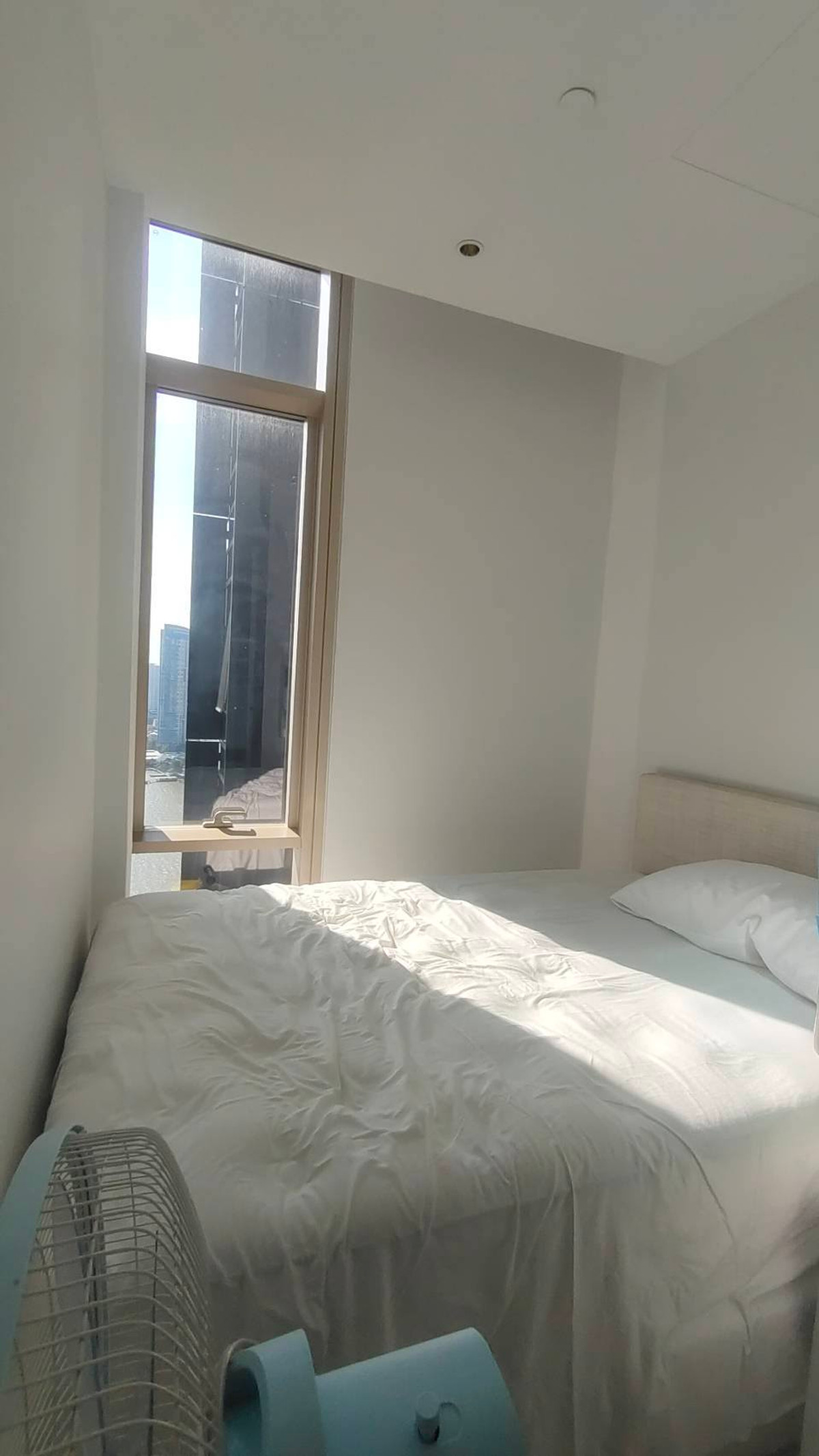 ให้เช่าคอนโดสาทร นราธิวาส : FOUR SEASONS PRIVATE RESIDENCES 4 ห้องนอน 4 ห้องน้ำ มีอ่างอาบน้ำ , วิวแม่น้ำ คอนโดริมแม่น้ำเจ้าพระยา  