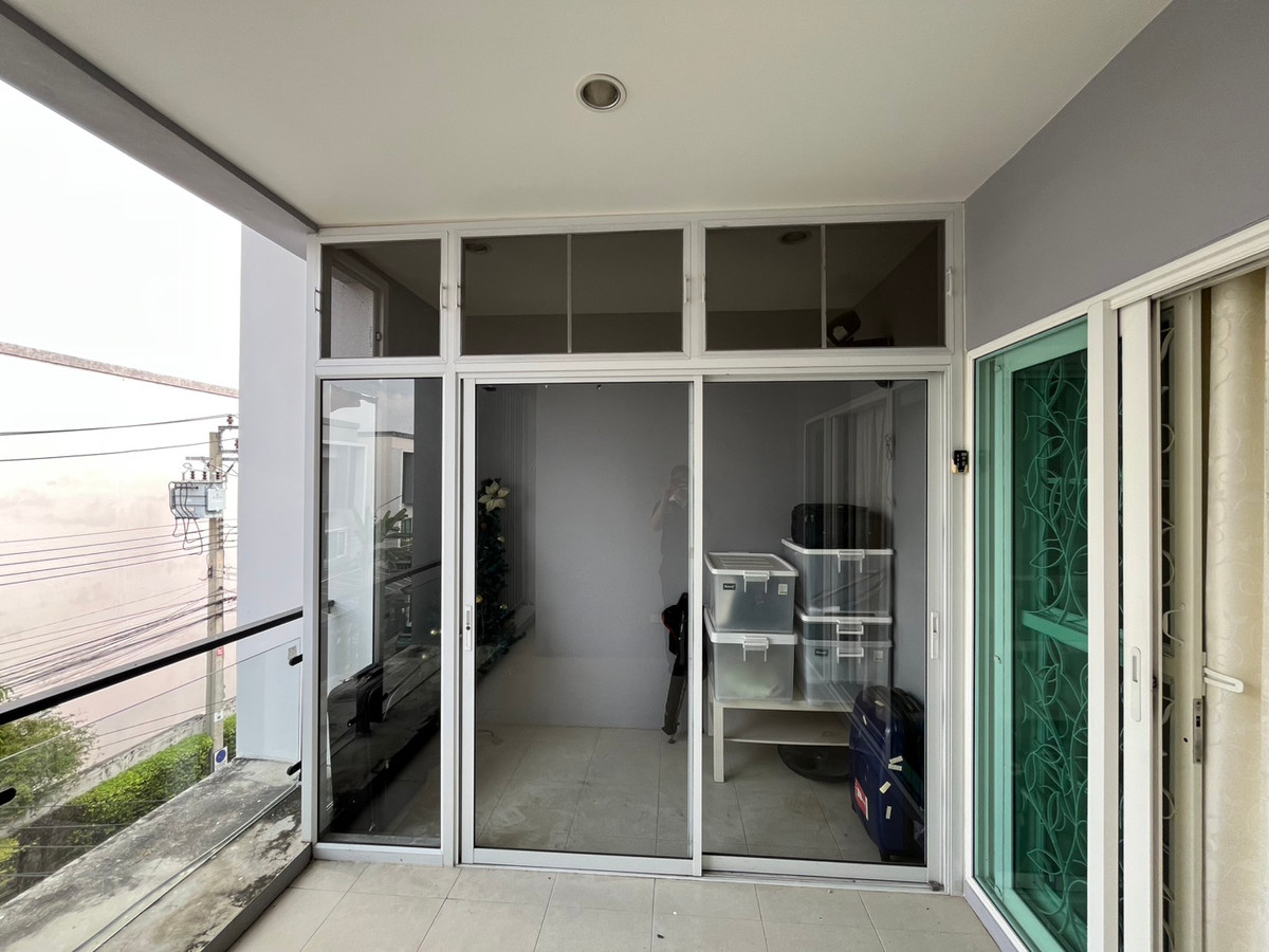 For SaleTownhomePattanakan, Srinakarin : HOT DEAL Townhome for sale with tenants | The Exclusive Pattanakarn 44 | Invest and receive immediate income 🏷️ Peeraphong FIFA | 087-808-3690