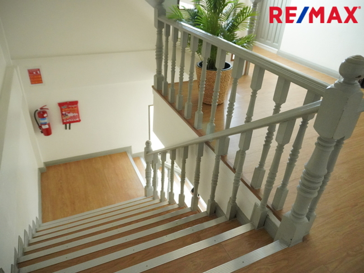 ขายอาคารพาณิชย์บางนา แบริ่ง ลาซาล : [PREMIUM SALE] ขายอาคารพาณิชย์ 6 คูหา 329 ตร.ว. ติดถนนศรีนครินทร์ / 6-Unit Commercial Building | 329 Sq. Wah | Srinakarin Main Road