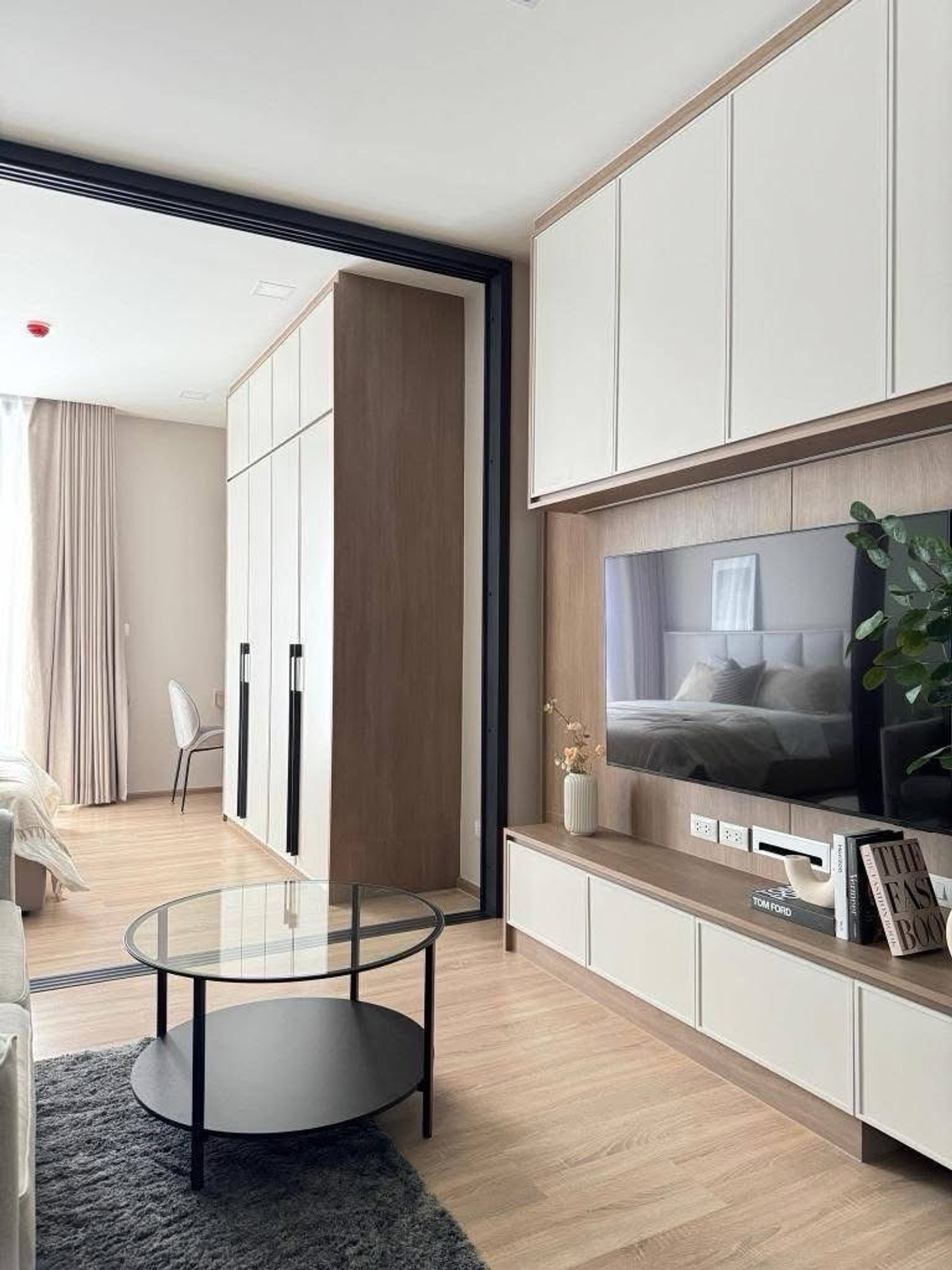 For RentCondoRatchathewi,Phayathai : For rent XT PHAYATHAI, 12th floor, Building A, size 42 sq m, price 25,000 baht 🔥 near BTS Phaya Thai 🚝 ready to move in, negotiable!!