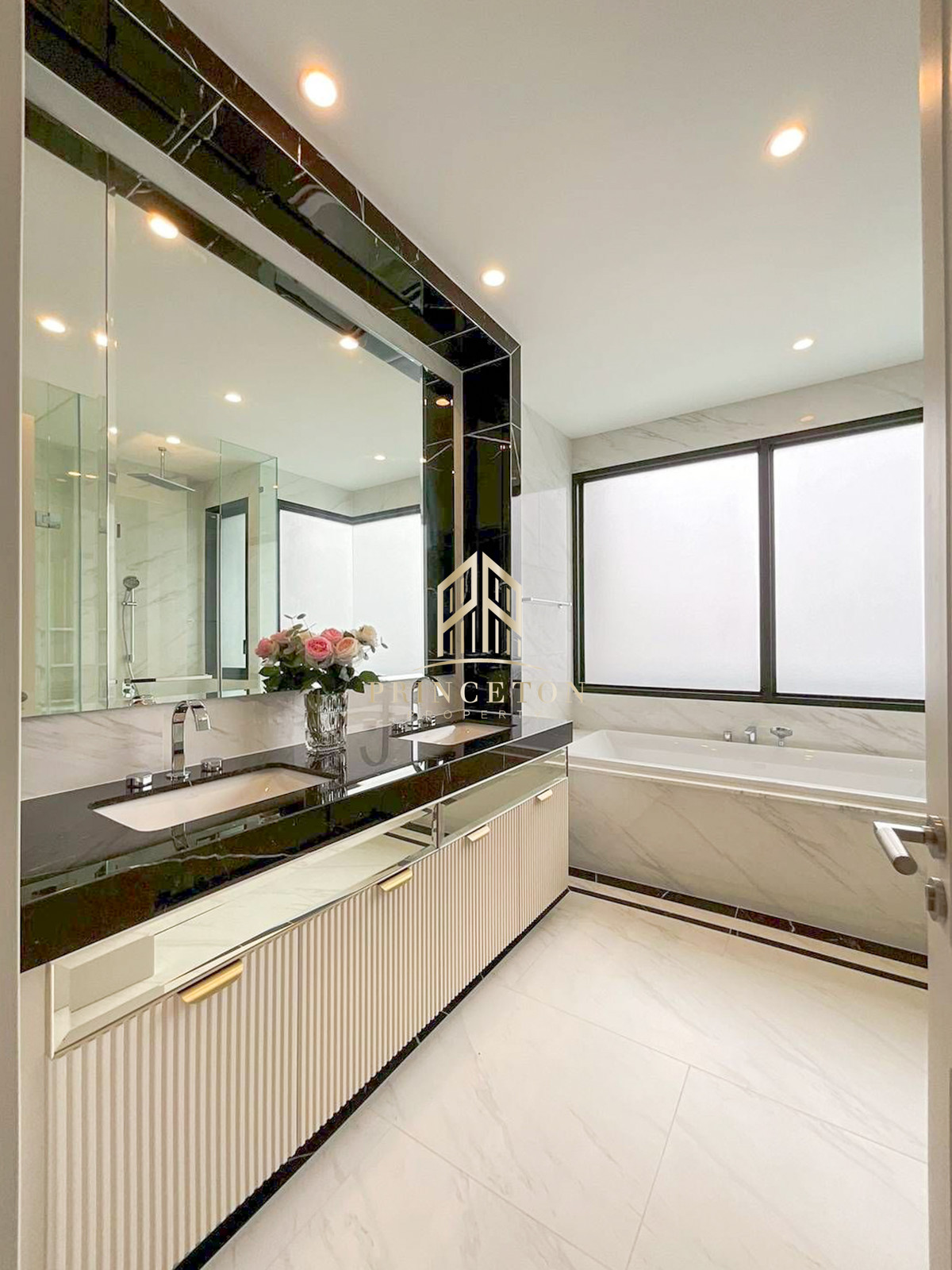 บ้านพัฒนาการ ศรีนครินทร์ : ขายหรือให้เช่าบ้านหรู แซงค์ รอยัล กรุงเทพกรีฑา 📞092-4252445 cinq royal krungthep kreetha 