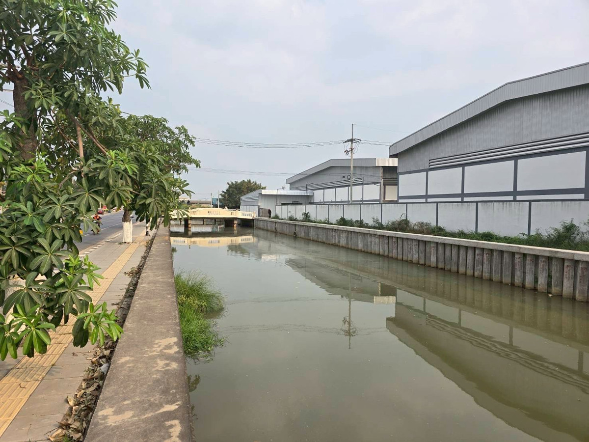 For SaleFactoryMahachai Samut Sakhon : Land for sale 1 rai 3 ngan in Na Di Subdistrict, Mueang Samut Sakhon District, Samut Sakhon Province, price 12,000,000 baht.