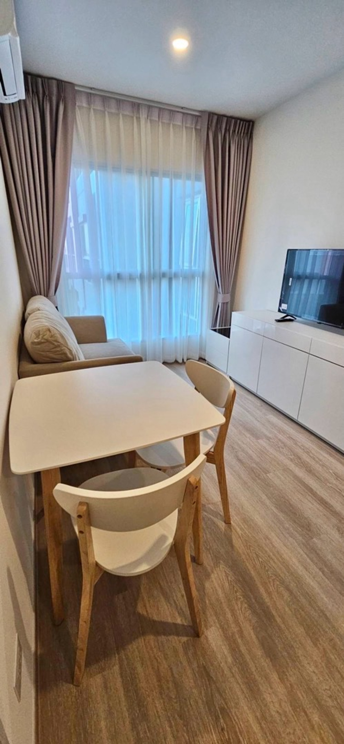 ให้เช่าคอนโดแจ้งวัฒนะ เมืองทอง : 📍 โครงการ : Lumpini Place แจ้งวัฒนะ–ปากเกร็ด สเตชั่น🚝 ใกล้ : MRT ปากเกร็ด (สายสีชมพู)💵 ราคาเช่า : 11,000 บาท / เดือน จาก 13,000