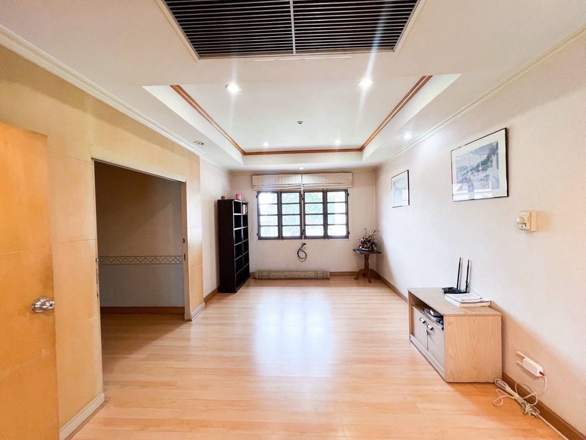 ขายบ้านนวมินทร์ รามอินทรา : บ้านชัยพฤกษ์ รามอินทรา-วัชรพล ถนน สุขาภิบาล 5 ห้าแยกวัชรพล ถนนเทพารักษ์ใกล้ทางด่วนฉลองรัช ทำเลดีมากๆไม่เคยมีประวัติน้ำท่วม