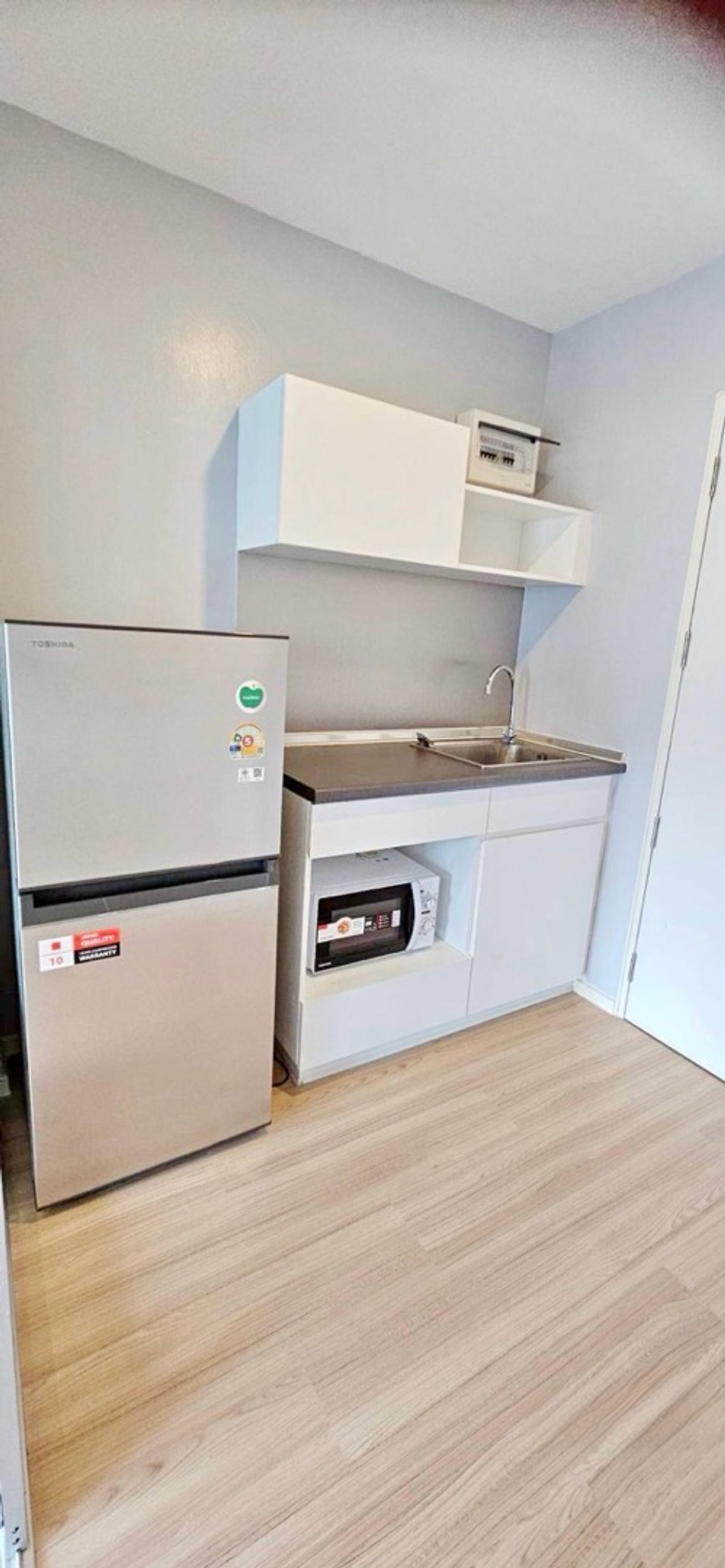 ให้เช่าคอนโดแจ้งวัฒนะ เมืองทอง : 📍 โครงการ : Lumpini Ville แจ้งวัฒนะ–ปากเกร็ด สเตชั่น🚝 ใกล้ : MRT ปากเกร็ด (สายสีชมพู) ประมาณ 150 เมตร💵 ราคาเช่า : 8,000 บาท / เดือน