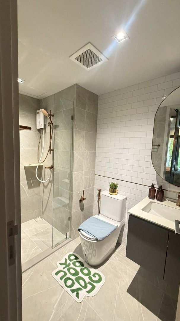 For RentCondoSukhumvit, Asoke, Thonglor : 🔥For Rent Now🔥 Chapter Thonglor 25 Low Rise, brand new unit, fully furnished with furniture and appliances, ready to move in. Convenient transportation with shuttle service to BTS Thonglor❗