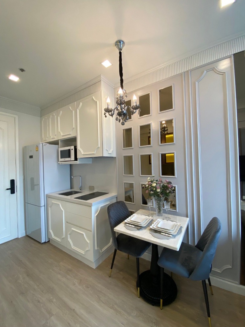 For RentCondoSukhumvit, Asoke, Thonglor : 🔥For Rent Now🔥 Noble State 39, beautiful unit with built-in furniture and complete appliances. Ready to move in. Convenient transportation with shuttle service. 400 meters from BTS Phrom Phong station. ❗