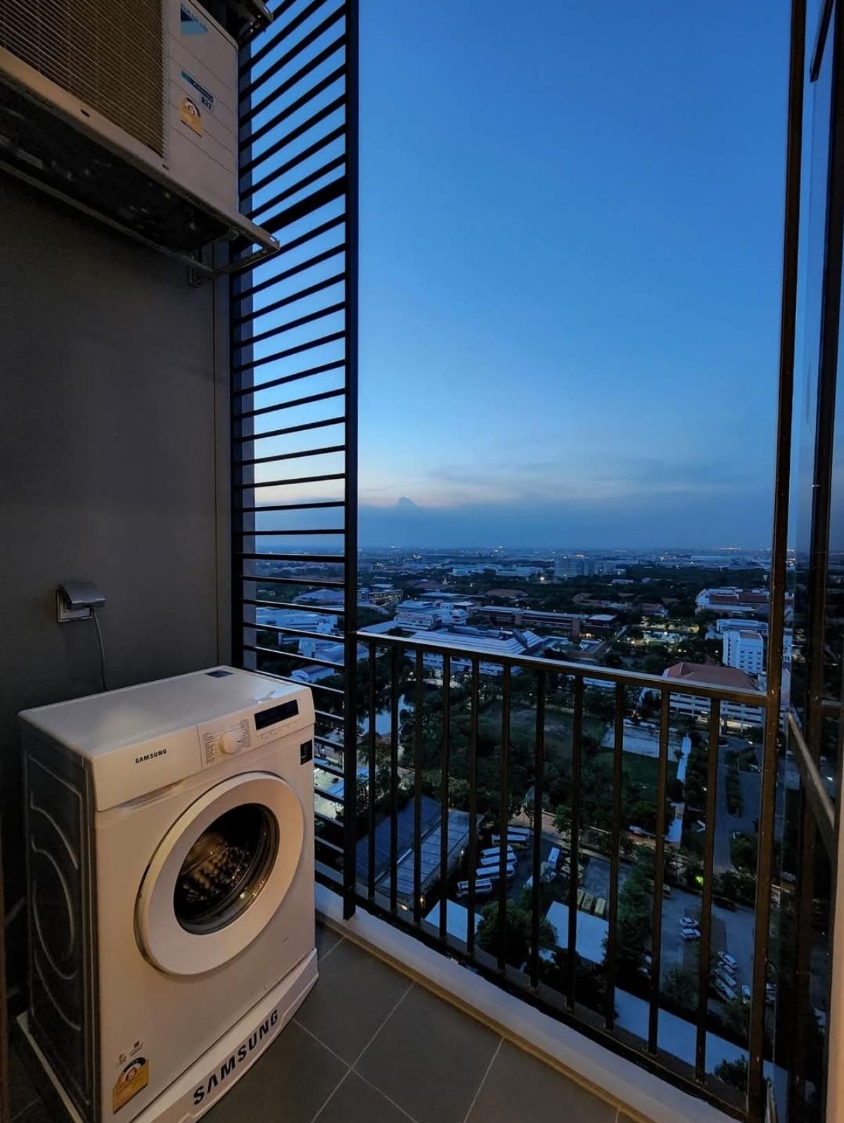 For RentCondoPathum Thani,Rangsit, Thammasat : 🚩For rent: Duplex room, 2 floors, Modiz Launch, 31st floor, view, Thammasat University. Balcony facing north, ground floor area 29 sq m.