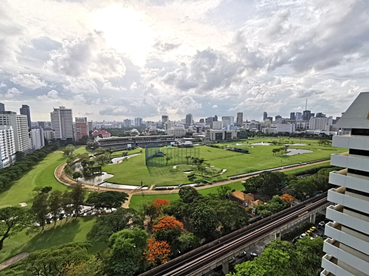 ขายคอนโดวิทยุ ชิดลม หลังสวน : 2 ห้องนอน ห้องสวยวิวสูง ที่ 185 Ratchadamri , Contact 062-496-6454