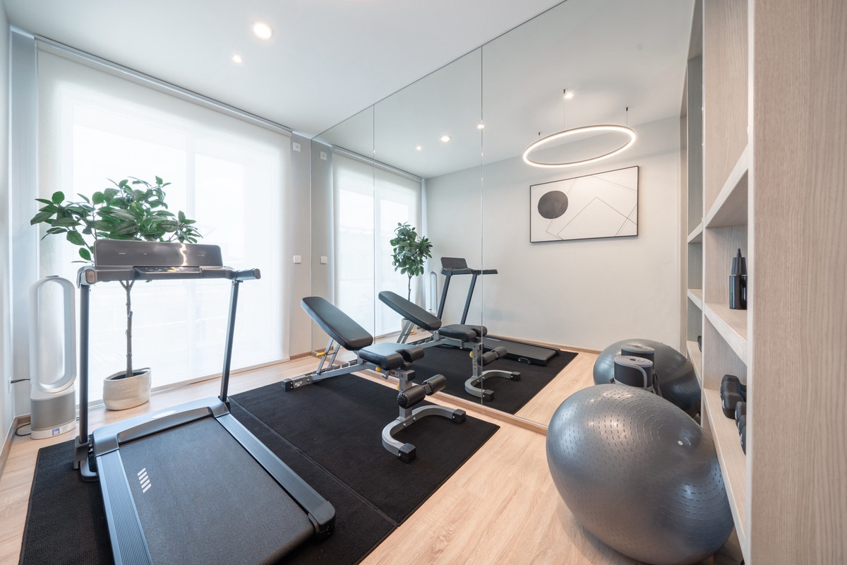 For SaleHousePattanakan, Srinakarin : Reduce millions ‼️The biggest house Decorated and ready to move in, size 329 Sq.m 4 bed 4 bath, price only 19.9 MB !! Contact 086-795-9997 (Jimmy)